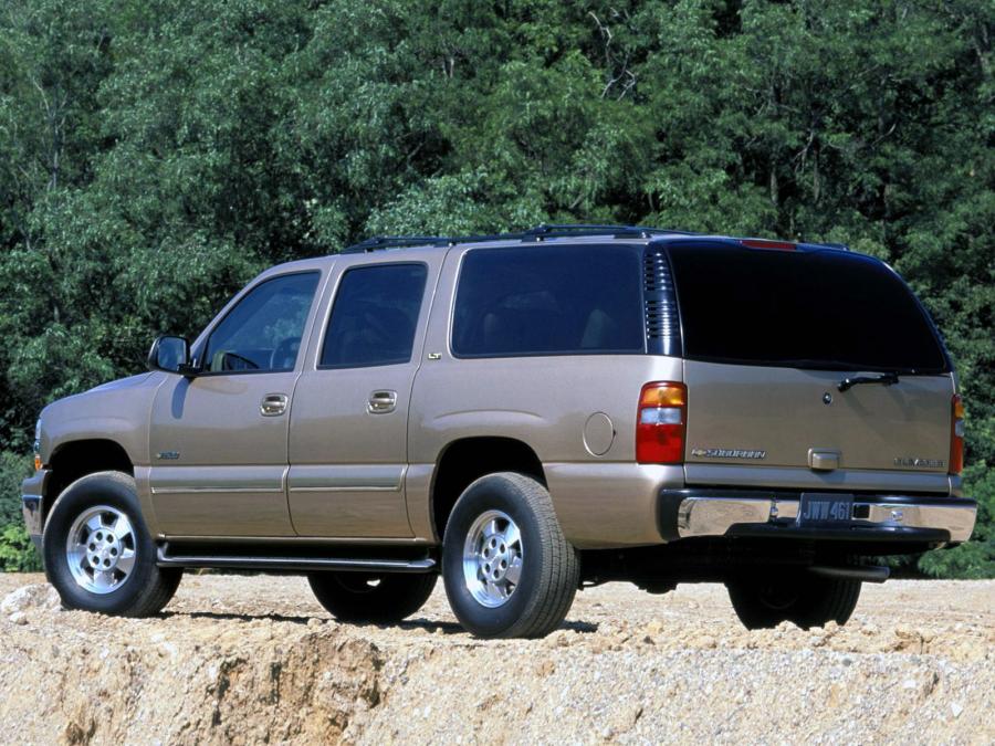  Chevrolet Suburban 1500 2001 года  (фото 8 из 13)